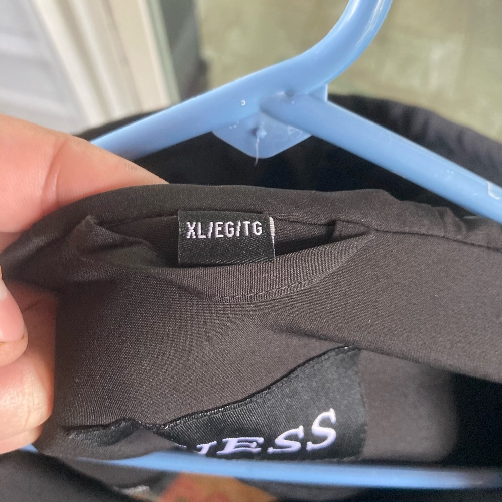 Guess Jacket Like new size XL - Picture 5 of 9
